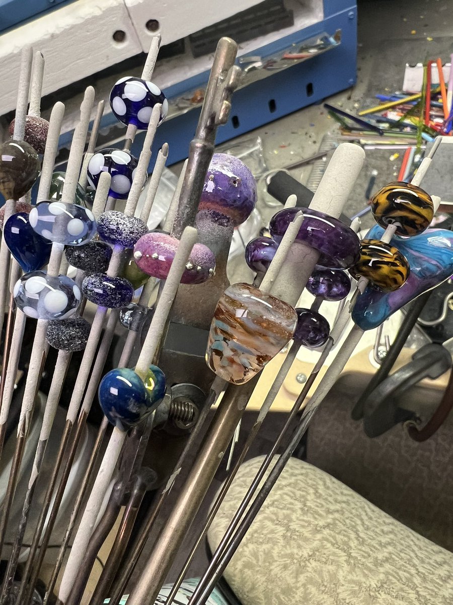 Loribirdsk tweet media