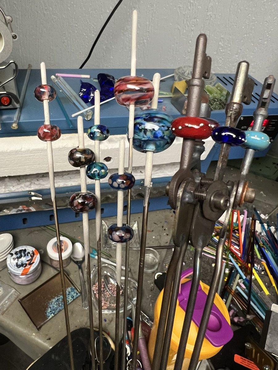 Loribirdsk tweet media