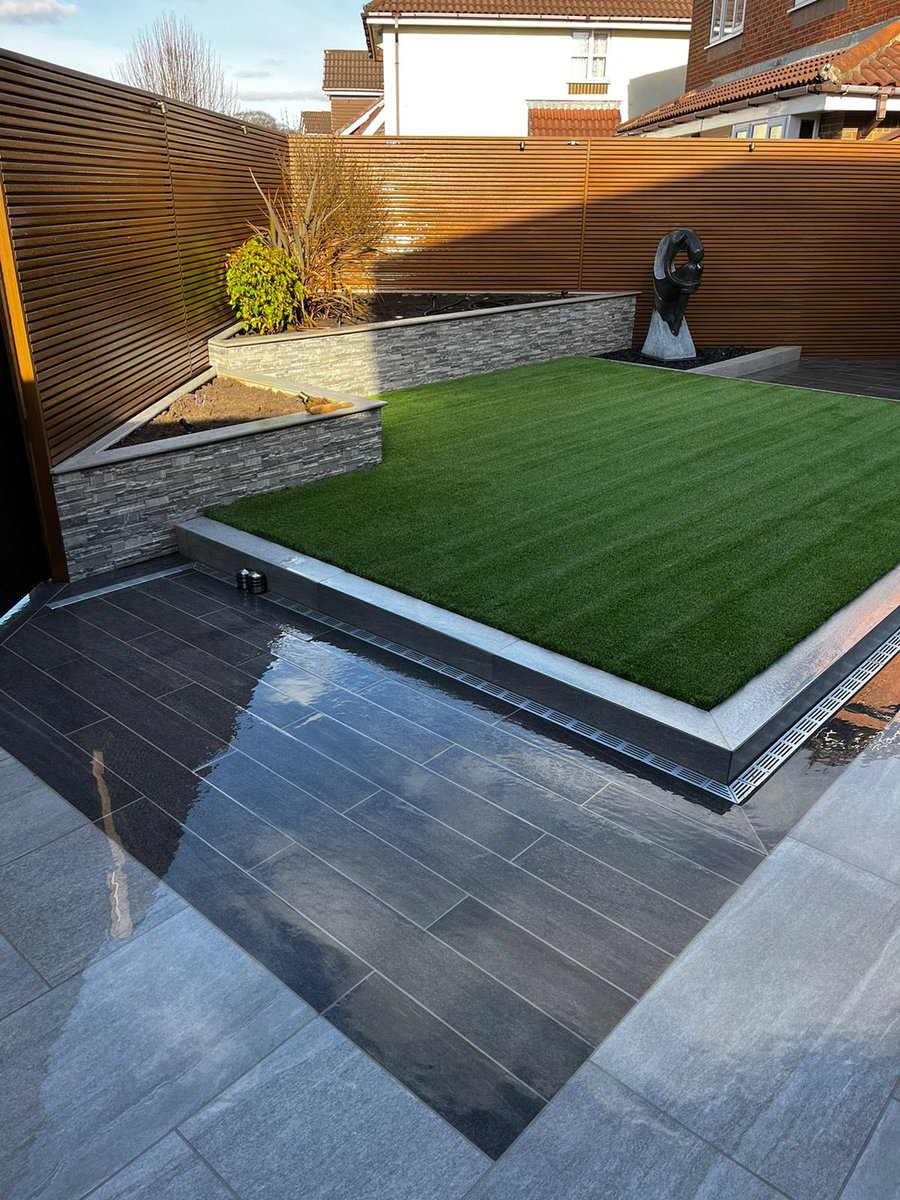 pdgstonecraft's tweet photo. Crisp, clean &amp; sharp this contemporary garden in #altrincham #designed to be low maintenance. https://t.co/XehuJZx4mf