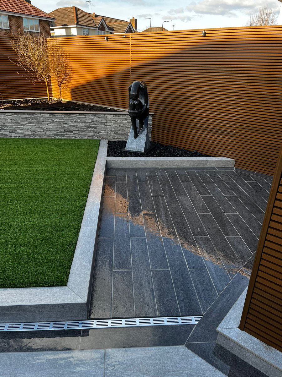 Crisp, clean &amp; sharp this contemporary garden in #altrincham #designed to be low maintenance.