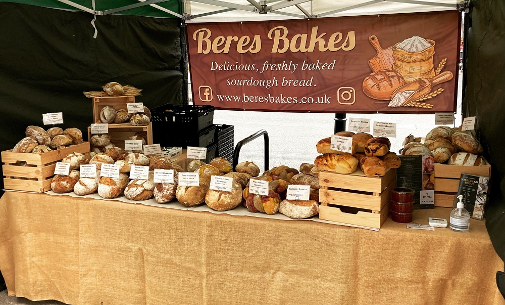 @HantsFarmersMkt go coastal this weekend at #Emsworth on Sat 15th April - Stock up on local inc Beres Bakes, <a href="/FNKpies/">FNK pies</a> <a href="/hampshiretrout/">Butler Country Estates</a> @newforestshort <a href="/HBrownieCompany/">The Homemade Brownie Company</a> and The Hampshire Shepherd - More: bit.ly/3zRJUje