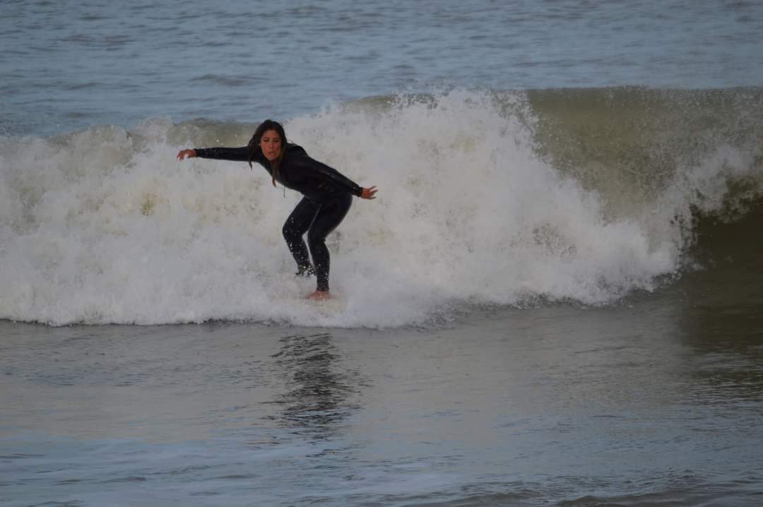 barciaml's tweet photo. #PrimeraVuelta por @CadenaTiempo Luciana Chaparro #MujerSurfista 👉Un grupo de 8 mujeres surfistas de #Chubut   participó de un Surftrip en Brasil. Durante 9 días estuvimos en Ubatuba, la clínica nos llevó a conocer otras condiciones del mar y estar con profesores de élite.' https://t.co/Qi4tkNZSq5
