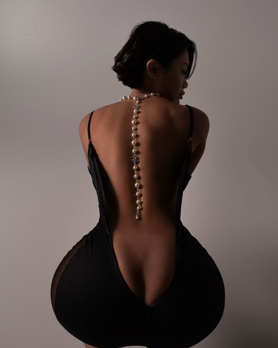 Watch Chanel Uzi's leaked NSFW photo on TwXstars