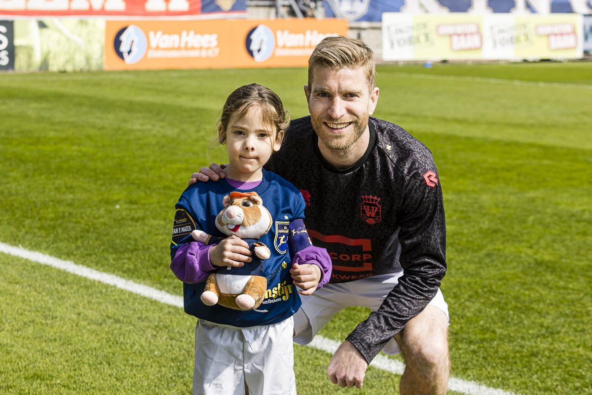 WII_betrokken's tweet photo. π π
ππ§ π¨π ππ‘π πππππ‘
Afgelopen zondag tijdens Willem II β VVV Venlo was Sjors (4 jaar) onze Fan of the Match van @fcrobinstijn.β€οΈπ€π
#FanoftheMatch #WillemIIBetrokken #niemandopdereservebank #fcrobinstijn https://t.co/XEGZdzq3bg