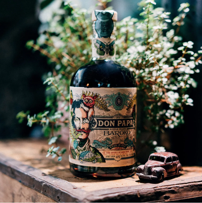 CreativeBar's tweet photo. #RonDonPapa presenta Don Papa Baroko: Un trocito de #Sugarlandia https://t.co/CEruhzHav3 vía @periodistadigit #donpapabaroko #ronpremium #donpaparum @wkyregal @georgerestrepo https://t.co/V4pTtbsBLJ
