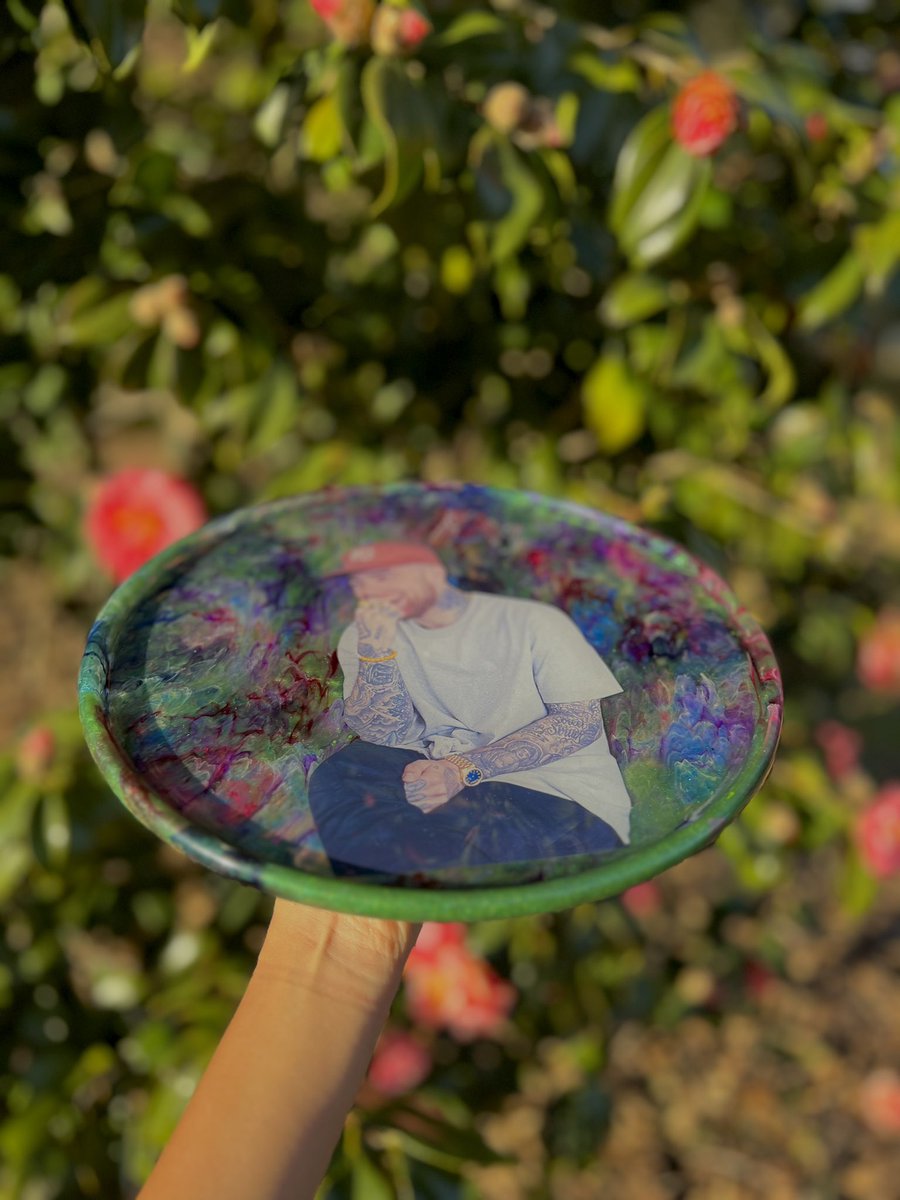 wendydcreations's tweet photo. POV: You treat yourself to a Mac Miller tray and receive this in the mail 😌
#MacMiller #resintray #trays #resin https://t.co/698ZABYkxQ