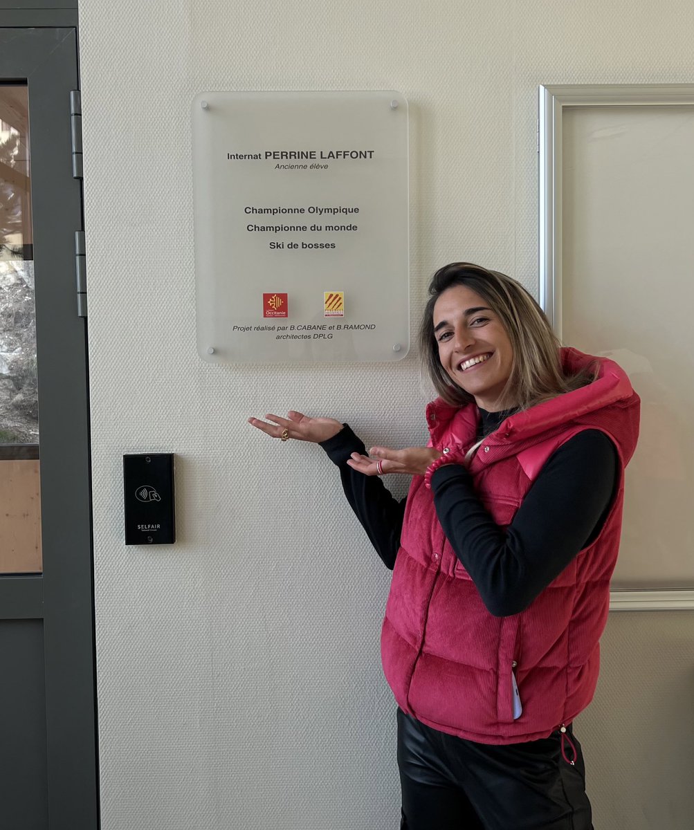 Merci au lycée de Font Romeu pour ce beau clin d’œil 😍 
Mener un double projet sportif et scolaire n’est pas simple, mais quand on a des infrastructures telles que ce lycée à notre disposition, on se donne les moyens de réussir 🔥😏
Bravo <a href="/Occitanie/">Région Occitanie</a> pour ce beau projet 👍🏻