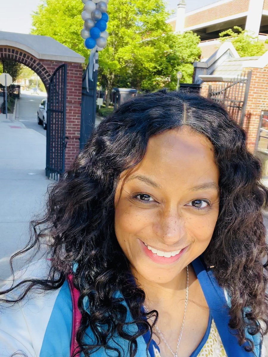 alayne43's tweet image. True blue JOY every time I walk through the gates at @SpelmanCollege. Happy Founders Day! 142 years of changing the world and counting. Oh how I love this place 💙🦋 I get the same feeling of love 20 years later #undaunted #SpelmanFoundersDay #changeagents #NowYouSee2003