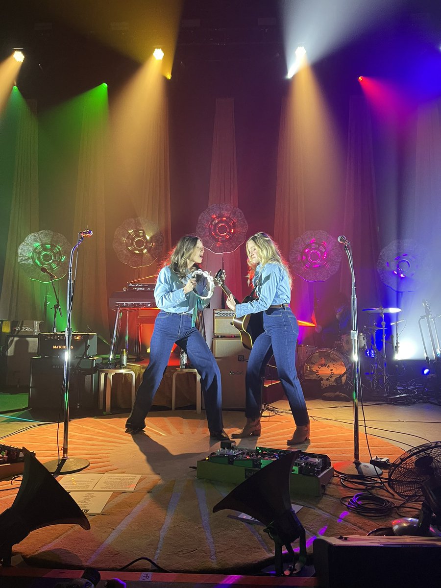 therealbdejesus's tweet photo. Concert withdrawals are hitting super hard today. That being said, here are some of my favorite shots I took from this past Saturday at the Riviera seeing @alyandaj. So great to be back at that venue! #WithLoveFromTour ❤️🎸🎤 https://t.co/rOkXaoYUMa