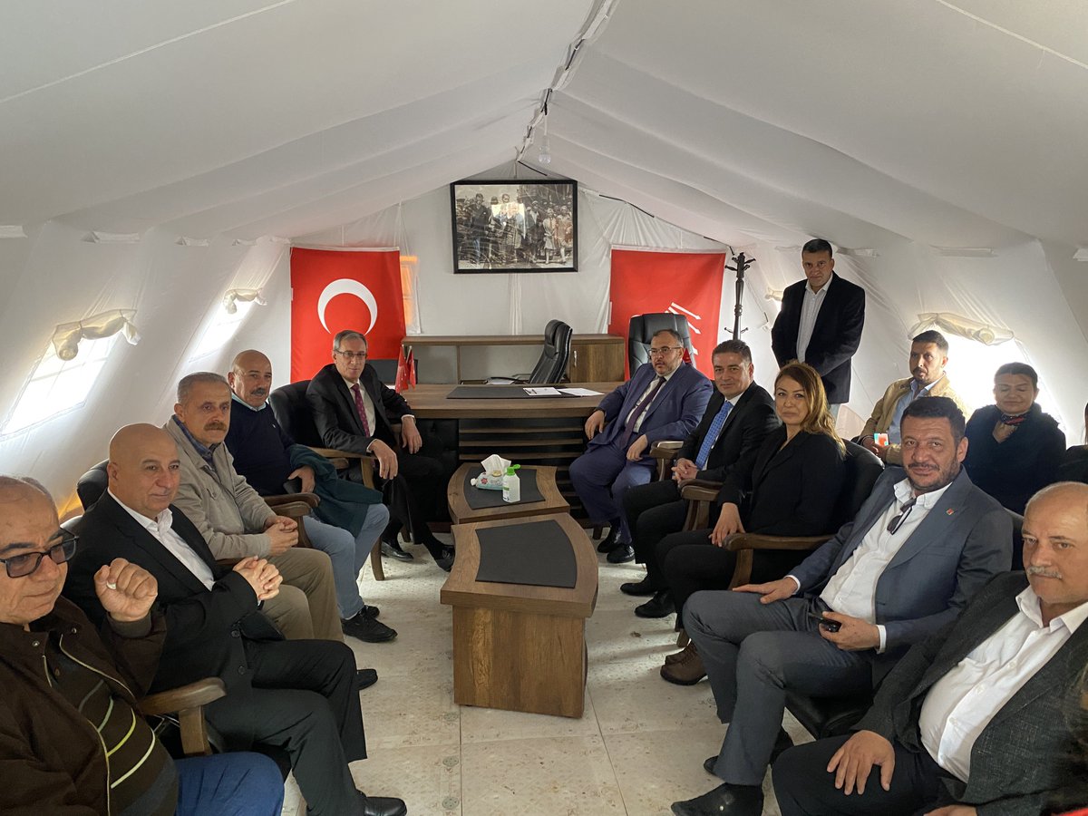 MullaogluServet's tweet photo. CHP Hatay Milletvekili Adayları olarak İl ve ilçe başkanlarımız, parti örgütümüz ile toplantı gerçekleştirdik. 14 Mayıs genel seçimlerindeki yol haritamızı ve çalışmalarımızı değerlendirdik. Partimizi iktidar, Genel Başkanımız Sayın Kemal Kılıçdaroğlu'nu Cumhurbaşkanı yapma azmi ve kararlılığı ile çalışmalarımızı sürdüreceğiz.