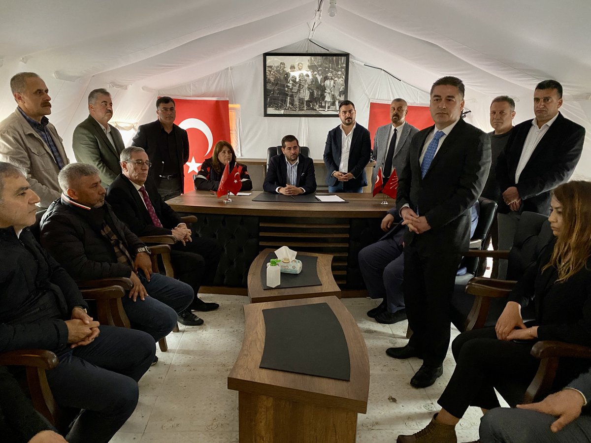 MullaogluServet's tweet photo. CHP Hatay Milletvekili Adayları olarak İl ve ilçe başkanlarımız, parti örgütümüz ile toplantı gerçekleştirdik. 14 Mayıs genel seçimlerindeki yol haritamızı ve çalışmalarımızı değerlendirdik. Partimizi iktidar, Genel Başkanımız Sayın Kemal Kılıçdaroğlu'nu Cumhurbaşkanı yapma azmi ve kararlılığı ile çalışmalarımızı sürdüreceğiz.