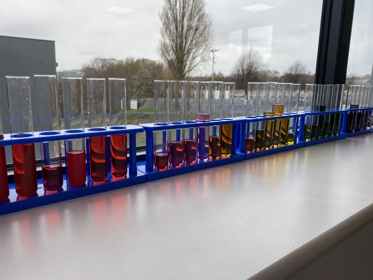 ScienceTAL's tweet image. Some beautiful pH rainbows to brighten your rainy evening! 🌈🧪#scienceclub #involve