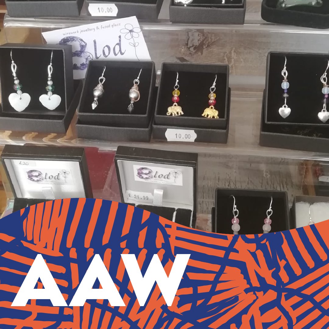 Cofiwch alw yn y stiwdio Artisan yn Amlwch yn ystod Stiwdios Agored Mon 2023…

Make sure you pay a visit to the Artisan Studio in #Amlwch during #AngleseyOpenStudios2023 👨‍🎨🎨🖼

Artisan Studio is an independent outlet specialising in local art, craft and produce! 

#Anglesey