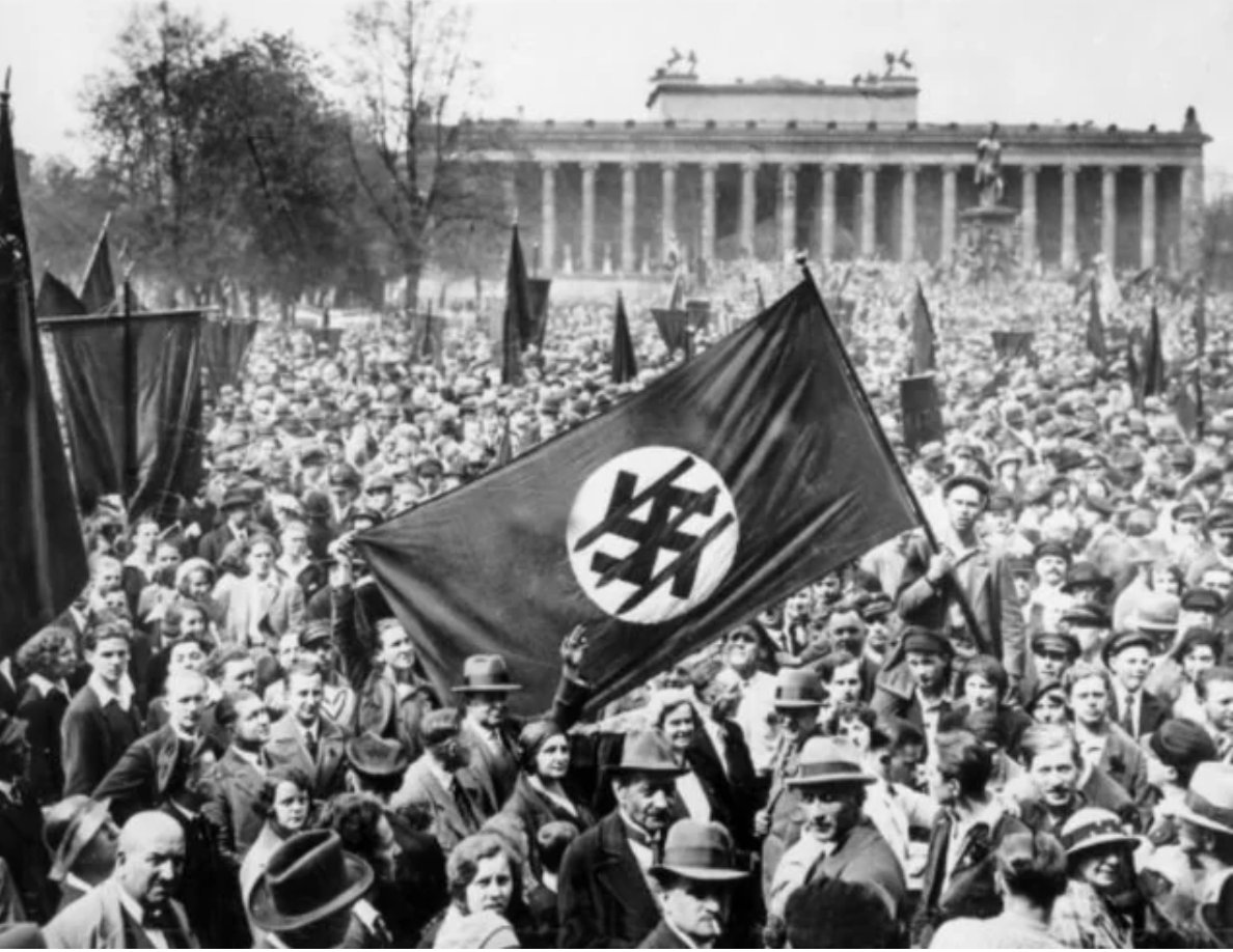 We often forget that Germans resisted the Nazis publicly before the came into power.

This is an image from 1932:
