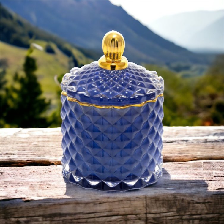luciscandle's tweet photo. #Scented candle in Royal Blue container with gold trim. https://t.co/R4lle2mlYS