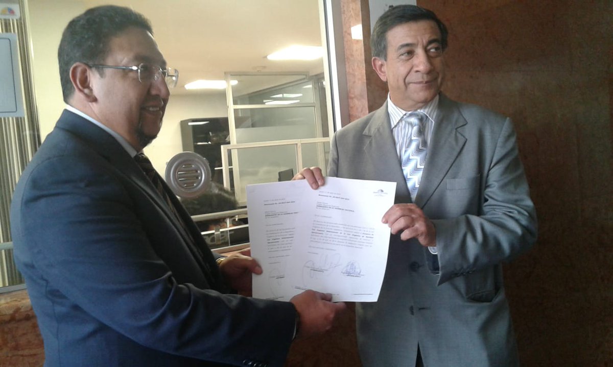 #Ahora | El presidente de la Asamblea Nacional <a href="/VSaquicelaE/">Virgilio Saquicela E</a> y el legislador <a href="/WASHOVARELA_/">Washington Varela</a> presentan el Proyecto de Ley Reformatoria de la Ley Orgánica de Sanidad Agropecuaria, que beneficia a los ingenieros zootecnistas.