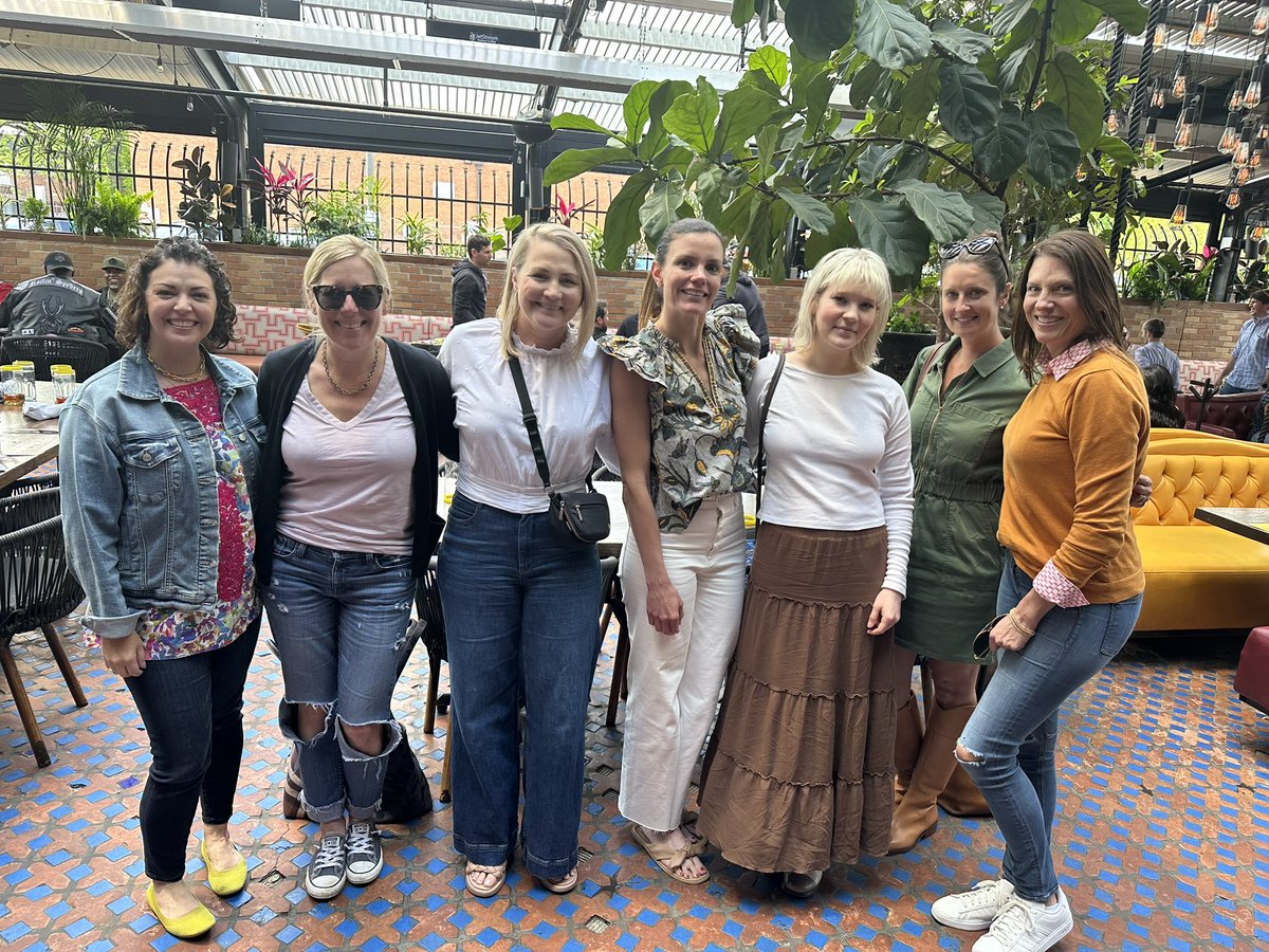 Best place to imagine Deep Ellum’s future is enjoying its present-day beauty at Vidorra. $2 Taco Tuesday tacos, yes please and thank you

<a href="/Deep_Ellum/">Deep Ellum</a> <a href="/sharoninaustin/">Sharon Lyle</a> <a href="/lexie_aderhold/">Lexie Aderhold</a> <a href="/AHowland/">Ashley Howland</a>