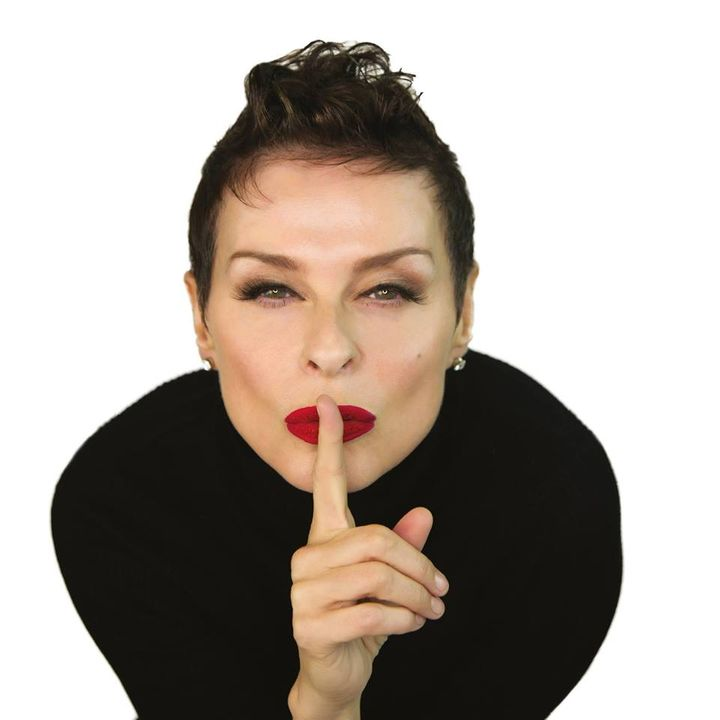 Lisa Stansfield - April 11, 1966
HAPPY BIRTHDAY 