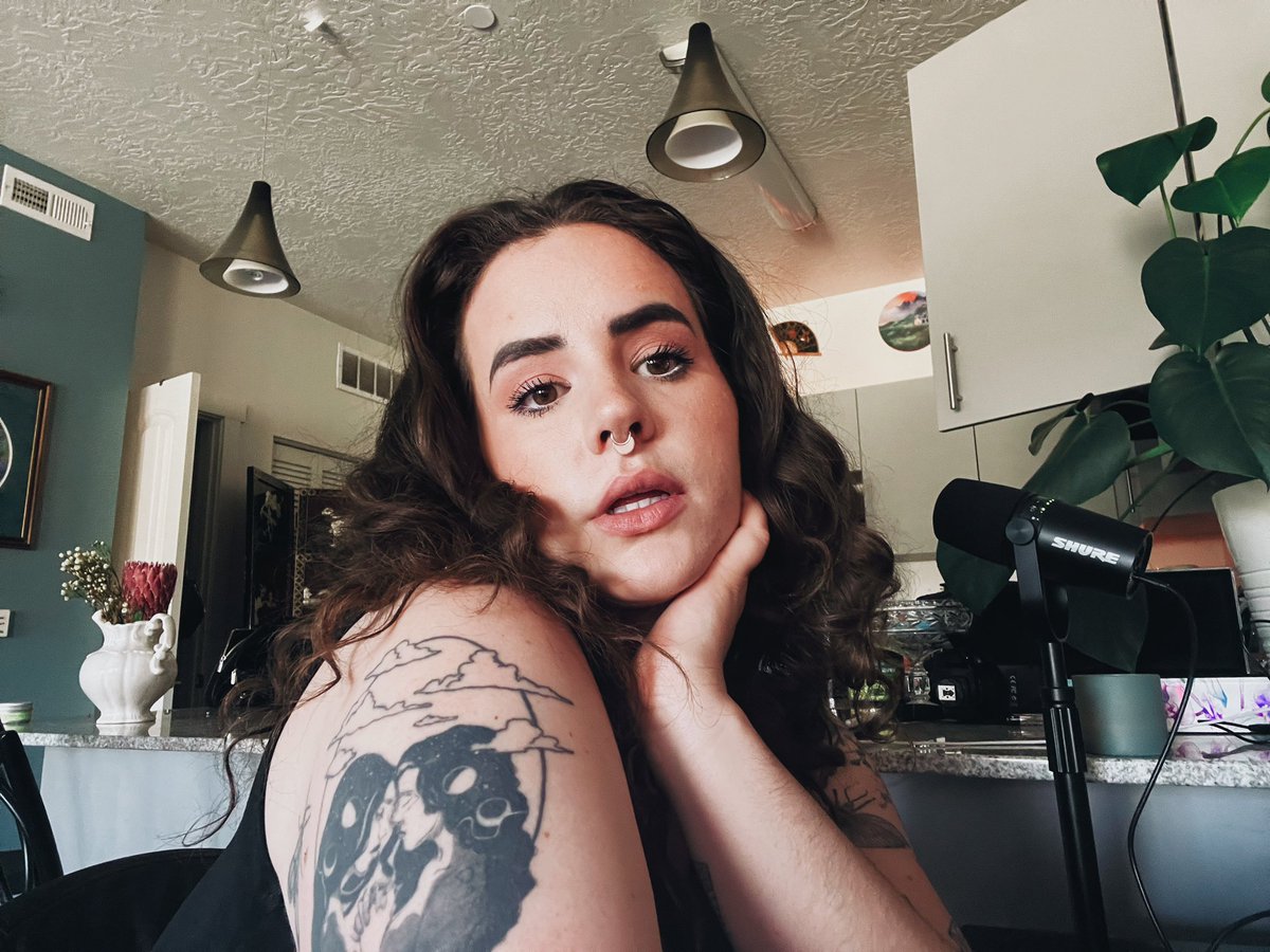 Christina's Captures tweet media