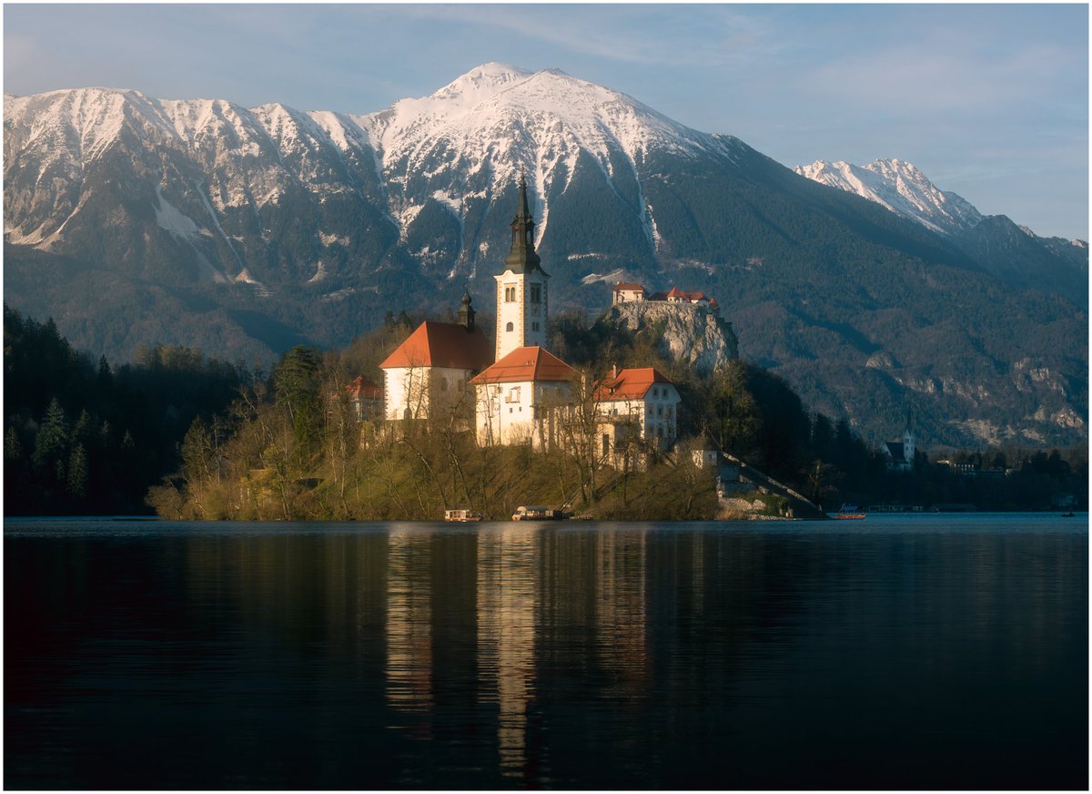 BobbySolace's tweet image. when you are at a touristy place, you take an obligatory touristy photo