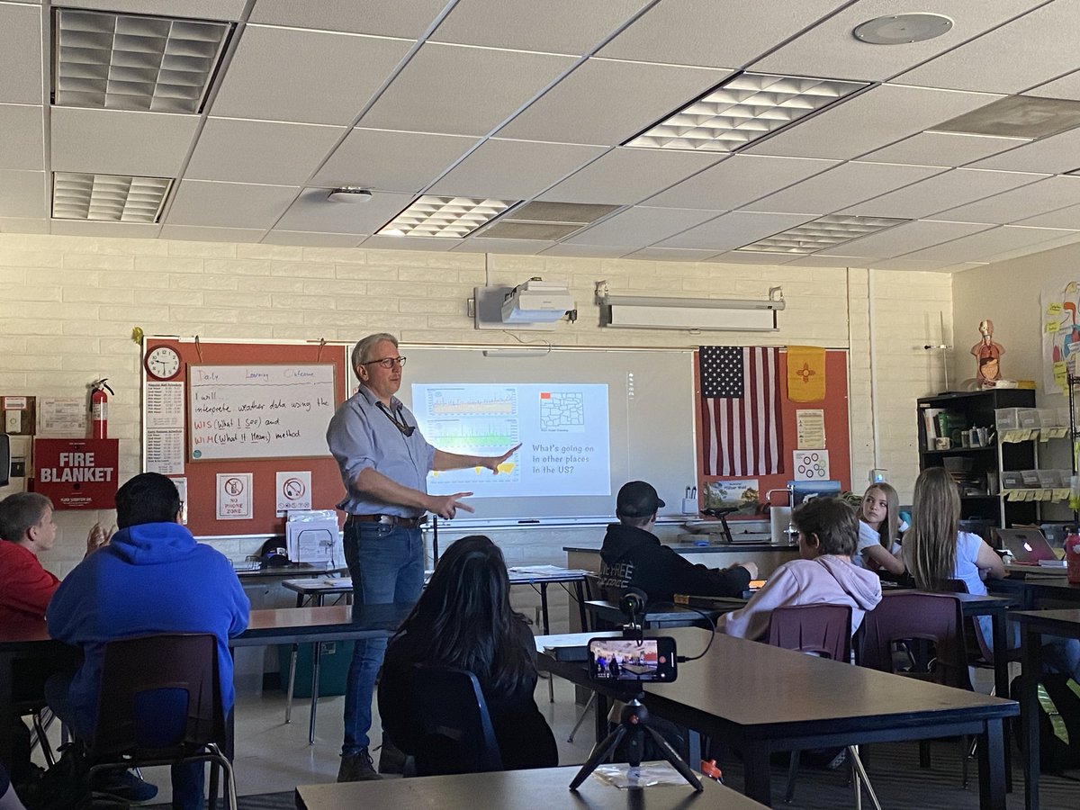Celebrating <a href="/OpenSciEd/">OpenSciEd</a> in Farmington, NM this week with the #knowledgematters tour. First stop, looking at weather patterns across the country in Mr. Bauer’s room.