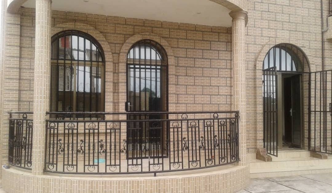 ImmoPonton's tweet photo. Immeuble commercial a vendre 
Quartier residential : tchimbamba vers le diplomate 
Description: immeuble avec contenant 6 appartements de 2 chambres modernes 

Prix inbox 
Contact WhatsApp et appel au 057199398 https://t.co/PZvawT4vmF
