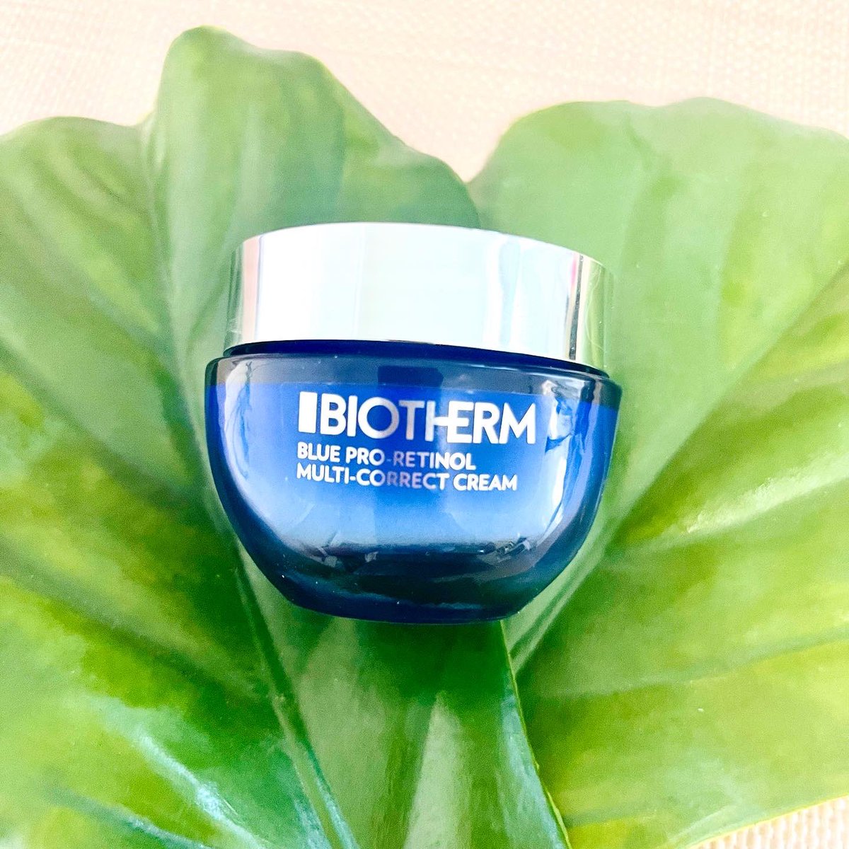 karina_kt's tweet photo. I received this product for free from Influenster and Biotherm in exchange for my honest review. Check out my full review at 
https://t.co/bGM9dkqjt6
#complimentary #BiothermBlueInfluenster @Influenster @BiothermCanada https://t.co/CKdYgbcm8B