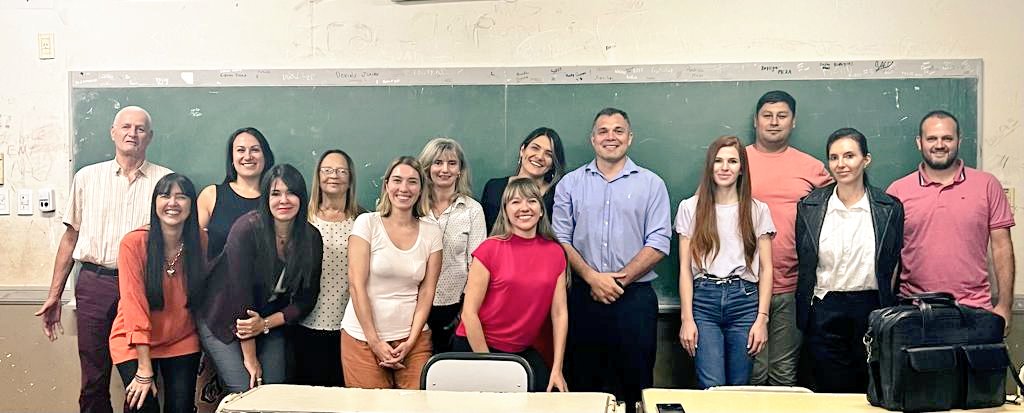 oviedo_luis's tweet photo. Jornada de convocatorias junto a Directores de la zona Sur y Centro en la ENS N°5, de San Ignacio.
Formación Docente.
¡Gracias colegas por la participación!
@miguel_sedoff
@linares_cielo
@cjdechat
@jalbertogalarza @CGEMisiones @patriciakijuk
@grillo141 @udpm_misiones https://t.co/xLO8WHTUzM