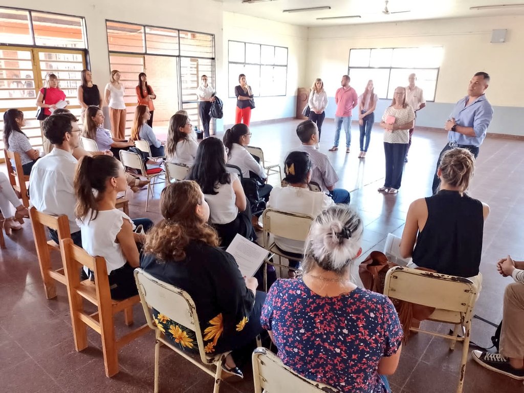 oviedo_luis's tweet photo. Jornada de convocatorias junto a Directores de la zona Sur y Centro en la ENS N°5, de San Ignacio.
Formación Docente.
¡Gracias colegas por la participación!
@miguel_sedoff
@linares_cielo
@cjdechat
@jalbertogalarza @CGEMisiones @patriciakijuk
@grillo141 @udpm_misiones https://t.co/xLO8WHTUzM