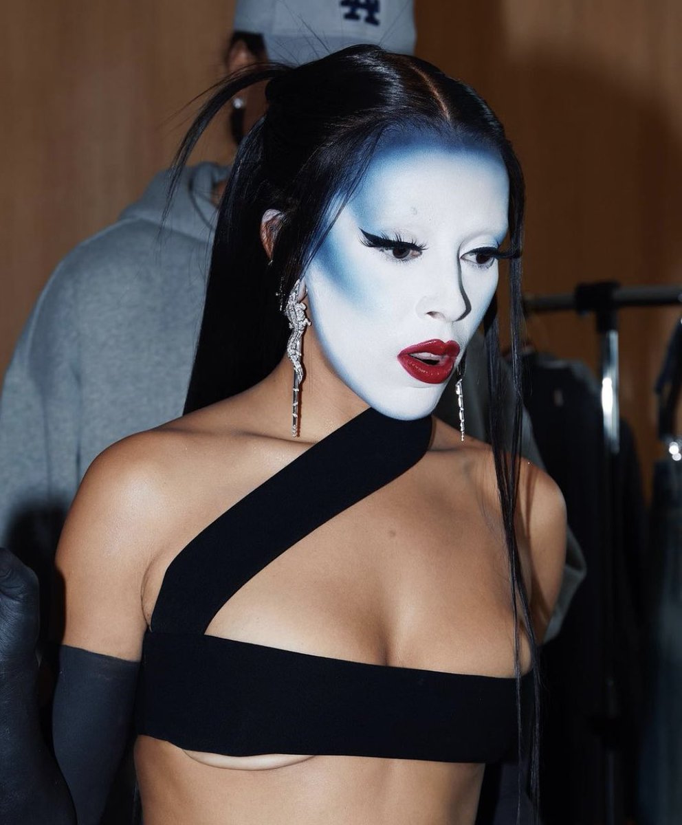 YannyCharleston's tweet photo. some of my best makeup work 💕 https://t.co/HFm9aNntmO