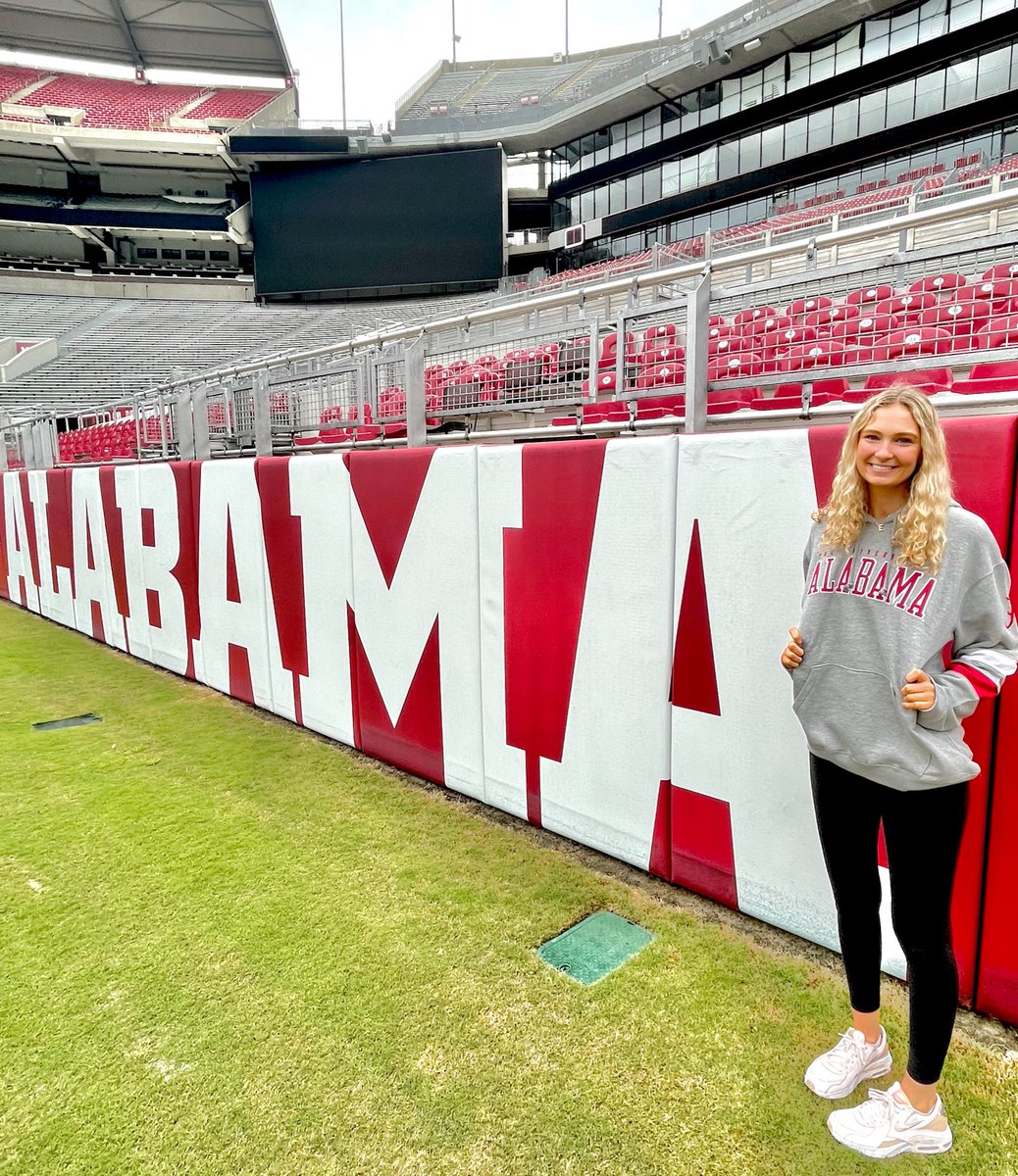ellery_rees's tweet photo. I am so excited to share my verbal commitment to continue my athletic and academic career at the University of Alabama! The biggest thank you to all of my family, friends, teammates, and coaches who have supported me along the way. ROLL TIDE!!!❤️🤍🐘 #SEC https://t.co/11wCZhW91F