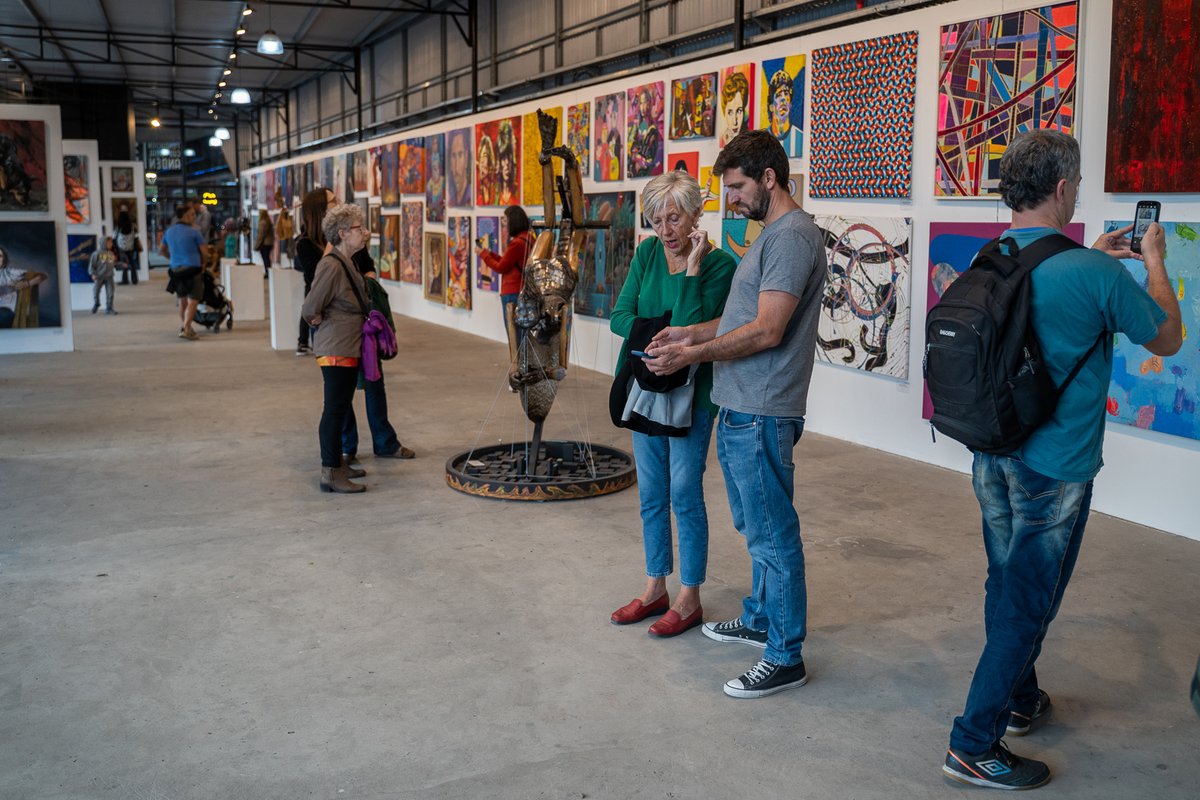 Imágenes del cierre de la última edición de LUNÁTICA.

📌 + De 1.000 artistas visuales: pintura, dibujo, grabado, escultura, arte digital y fotografía.

Organizan: <a href="/paseodelasartes/">Feria Artesanal Paseo de las Artes</a> @anden_2222 con el apoyo de #mecenazgo