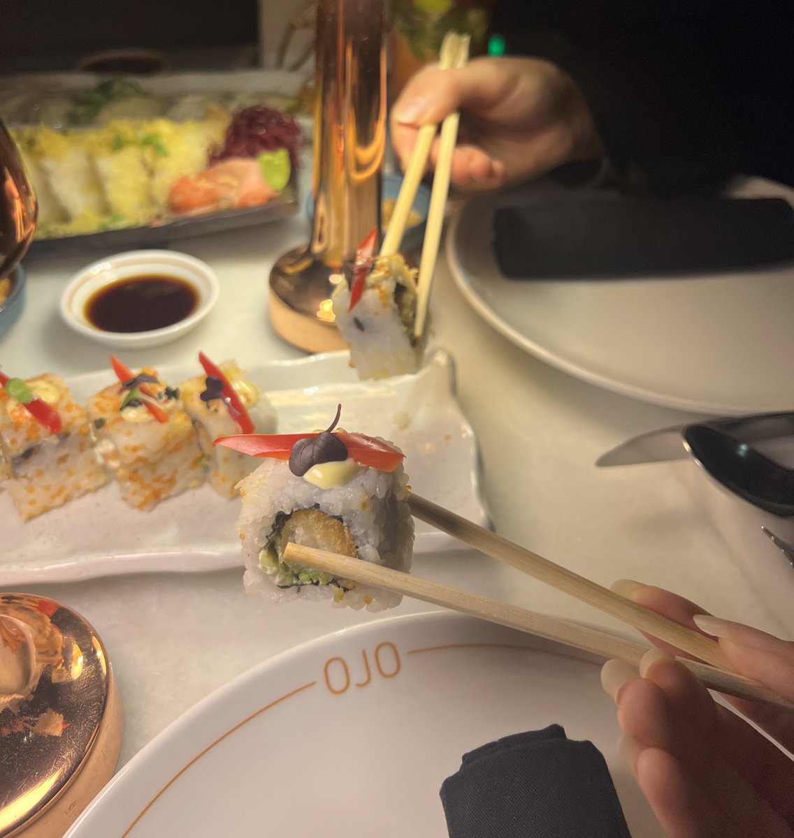 iifatv_'s tweet photo. Sushi date 🤎 https://t.co/BnH1SBJ9hj
