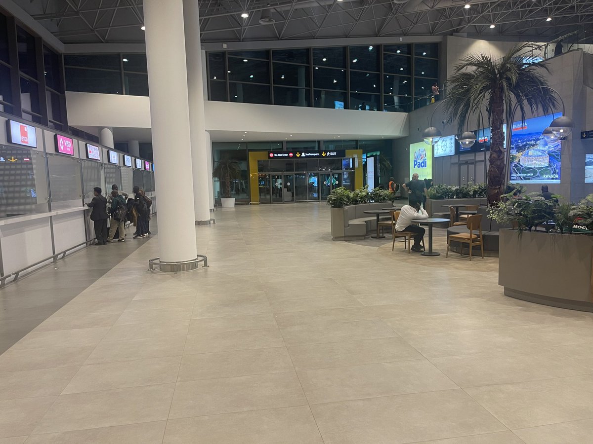 Uncle Chris🇸🇱🇩🇰 on Twitter "New airport terminal is beautiful 😍 