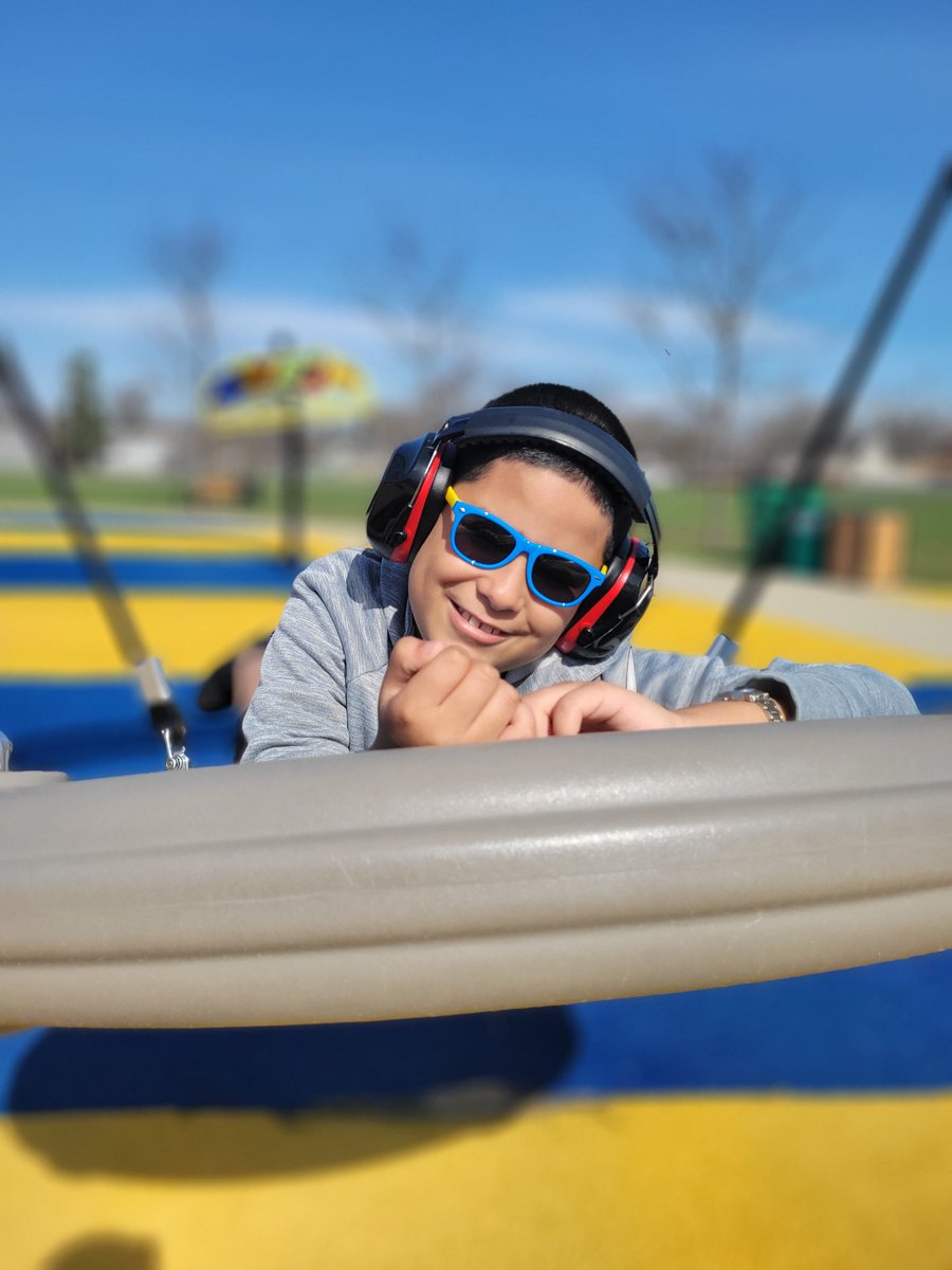 TwainPhysicalEd's tweet photo. What a beautiful day to be outside playing in the playground and enjoying the sunshine https://t.co/SIDQJHFKwI