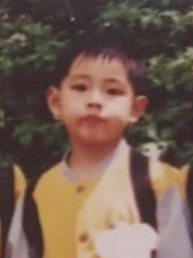 DailylofV's tweet photo. Taehyung’s cheeks🥹🤏🏻(I’m in tears) https://t.co/QlLUuP4JIS
