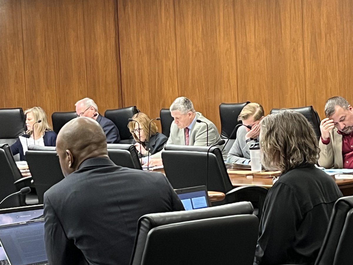 zbeans's tweet photo. #FaithInMinnesota once again here in force at another committee hearing for #PaidFamily&MedicalLeave. Must pass this bill for the sake of all Minnesotans, no matter age, color, station in life. We need to be able to care for one another and for ourselves. #mnleg https://t.co/fBXUXXoGB3