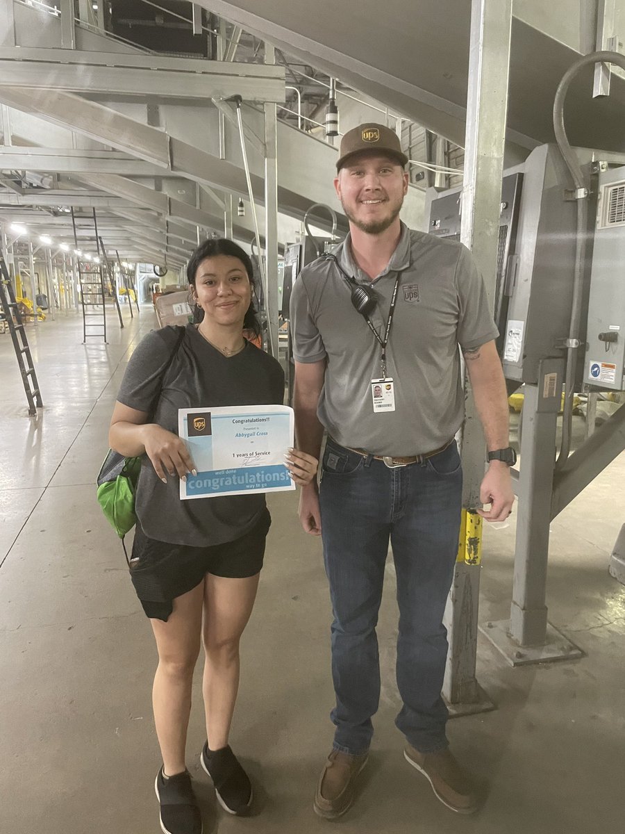 Happy 1 year anniversary to this <a href="/UPSers/">UPSers</a> Abbygail Cross!! Thank you for your service at <a href="/UPS/">UPS</a> <a href="/bigtymer504/">E.J.⚜</a> #DeliverWhatMatters
