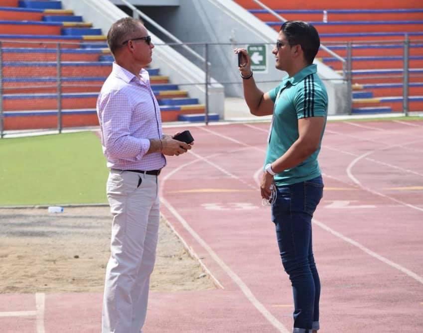 Una del recuerdo 📸 entrevistando al profe <a href="/GastonObledo/">Gaston Obledo</a> actual DT de la Jaiba <a href="/CDTampicoMadero/">Celestes Jaibos</a> en ese entonces dirigía a Atletico Reynosa ¡como pasa el tiempo! 😥

Saludos profesor y éxito, el fin de semana se avanza a la final! 🔜👊🏻