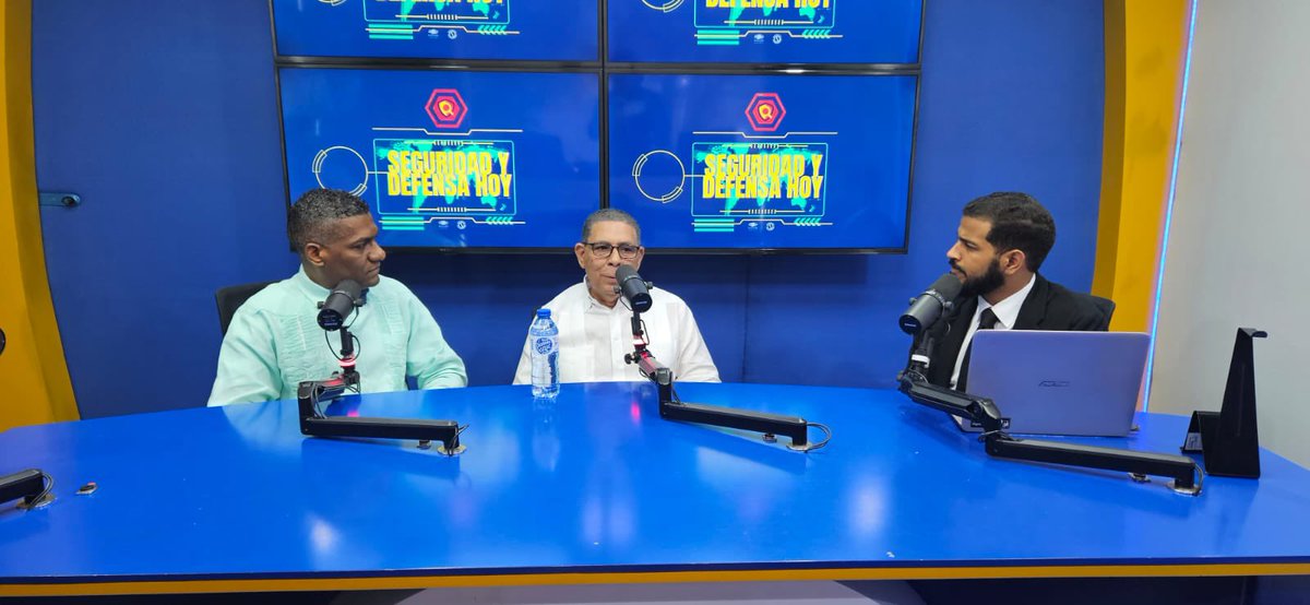RadioFUNGLODE's tweet photo. En vivo #SeguridadyDefensa
Nos acompaña el Director Nacional de Hogar Crea Dominicano, Julio Manuel Díaz Capellán.
¡Sintoniza! En nuestro canal de YouTube #RadioFunglode
https://t.co/IyNKsiuTaV https://t.co/WWIxHKTGPz