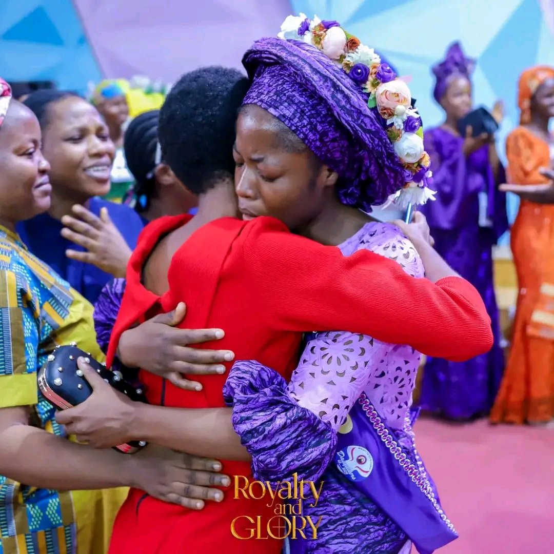 gospelfilmsng's tweet photo. The overall winner of the Mountain of Fire And Miracles (MFM) First Fashion Show themed- "Royalty and Glory" is Oluwatunmise Ayanda who represented the Ushering Unit.

📸 Credit - MFM page
Thread (1/7) 🧵🧵🧵 https://t.co/1rp8PPwkcs