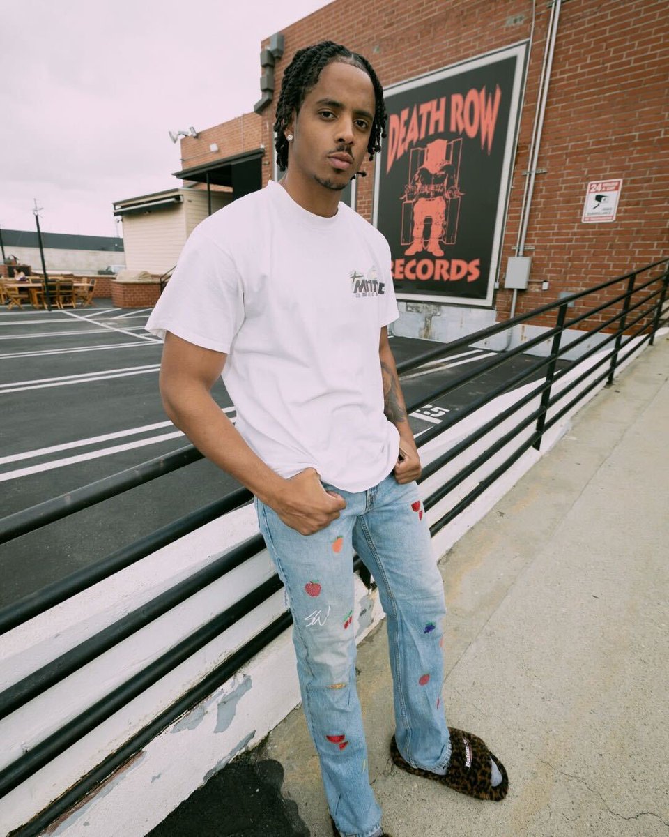 mntge_io's tweet photo. 🏆 @champmedici 
for MNTGE Fruits &amp; Veggies Jeans https://t.co/yL2DCPNJV7