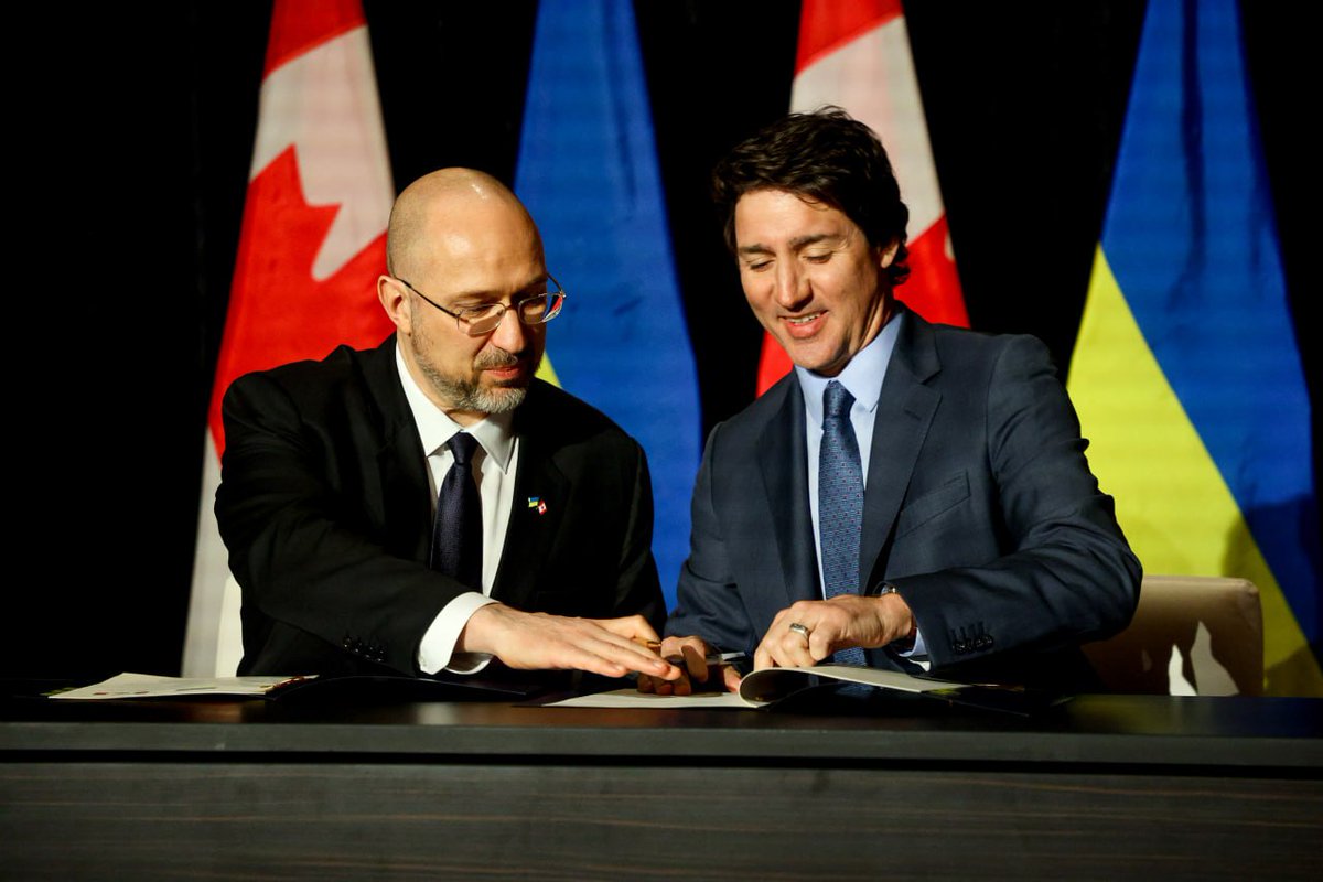 🇺🇦 &amp; 🇨🇦 are introducing the most modern form of liberalisation of services &amp; investment markets! With <a href="/JustinTrudeau/">Justin Trudeau</a>, we signed a declaration on the conclusion of negotiations for a modernised free trade agreement that will open up new business opportunities &amp; boost trade 🇺🇦🇨🇦.