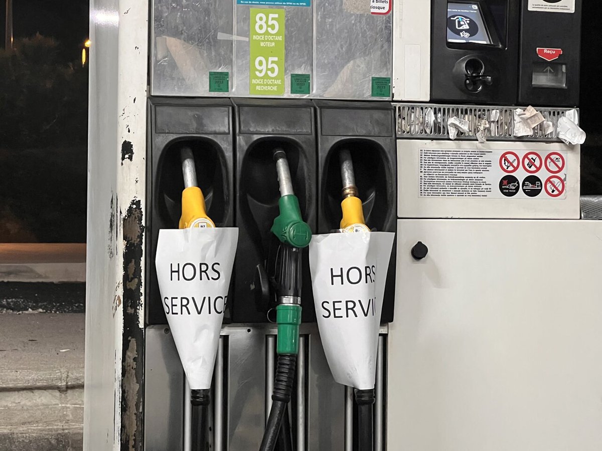 BonjourInfoHT's tweet photo. #Urgent L’indisponibilité des produits pétroliers dans les pompes est le résultat d’un bras de fer entre l’État Haïtien et les compagnies pétrolières, selon Marc André DÉRIPHONSE de l’ANAPROSS sur @radiomagik9 Des commandes pourraient arriver le 15 avril prochain. #BonjourInfo24 https://t.co/wqo27xlCS1