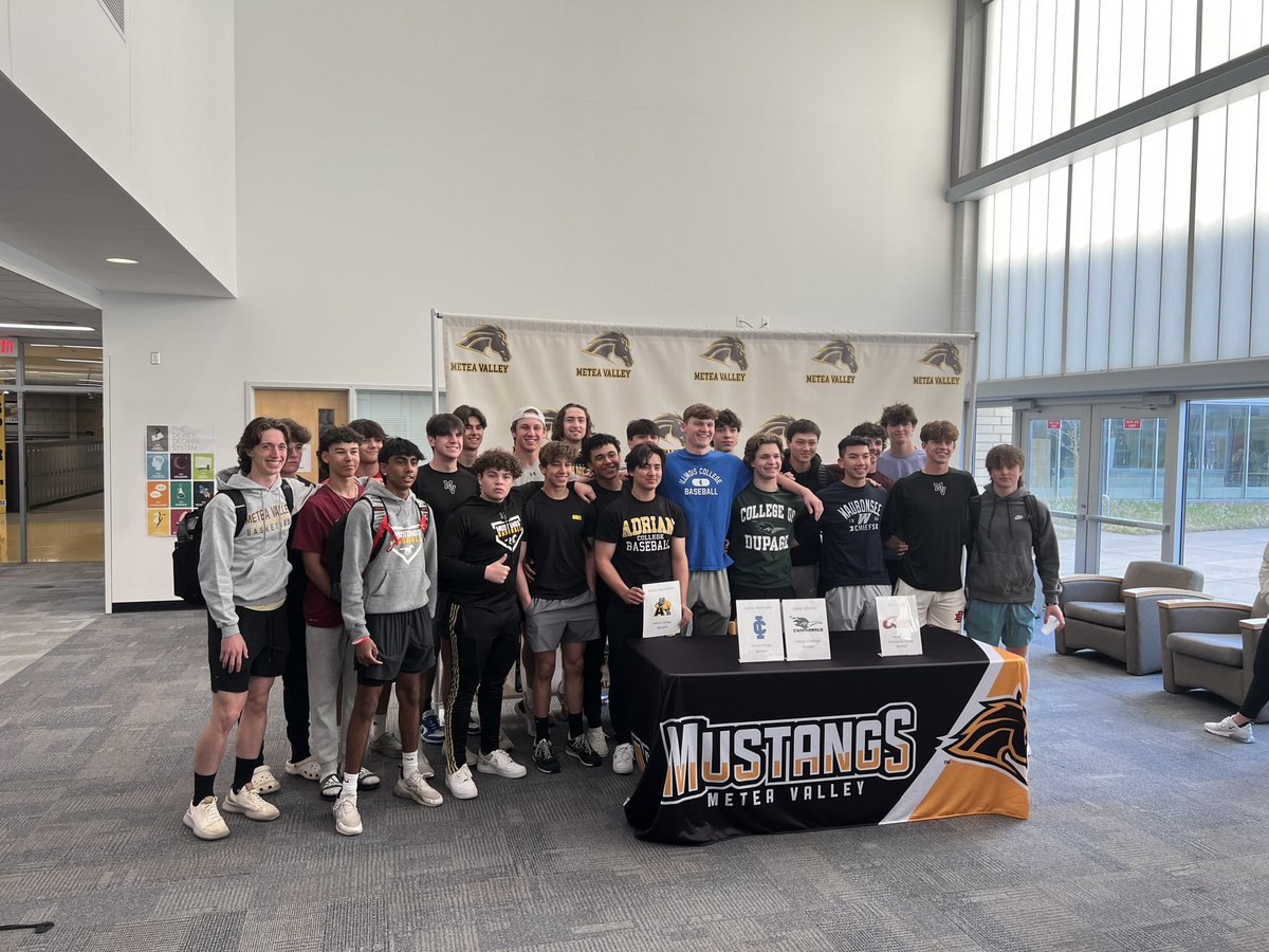 Great support from teammates this morning at <a href="/MeteaAthletics/">Metea Athletics</a> Signing Breakfast! Exciting time for the athletes making their college decisions. Congrats! Can’t have success without the help of a teammate!