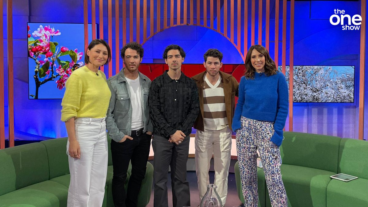 BBCTheOneShow's tweet photo. 😍 We're still not over today's show 🤯  

🤗 Thanks to our guests @JoeJonas, @NickJonas and @KevinJonas of the @JonasBrothers and @GoldaRosh and India Amarteifio for joining us on #TheOneShow 💚  

Missed tonight's episode? 🤦‍♀️ Catch up on @BBCiPlayer 👉 https://t.co/PF4bd4OK7B https://t.co/xENi3pVMlP