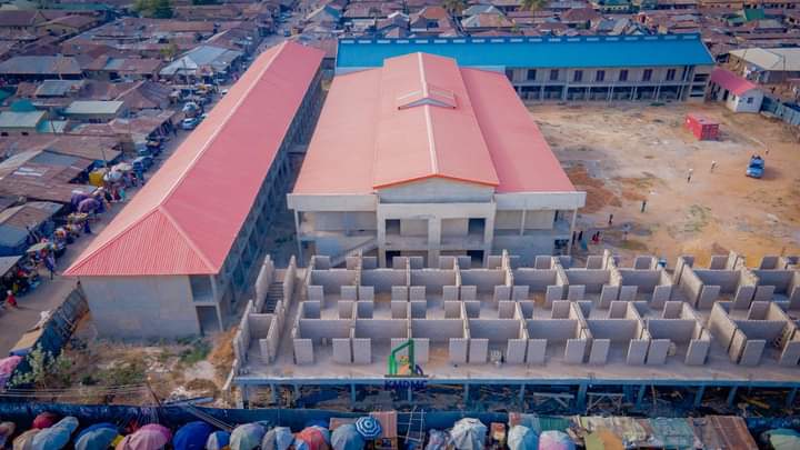 hibbanabuismail's tweet photo. PROJECT UPDATE: Barnawa Market
Location: Kaduna South LGA
Completion Status: 73%
#Shopsforall
In Block A, building works are ongoing and roofing is set to commence soon. Meanwhile, foundation works have commenced in block E
@KadunaMarkets
@HafizBayero https://t.co/JepBAao3eh