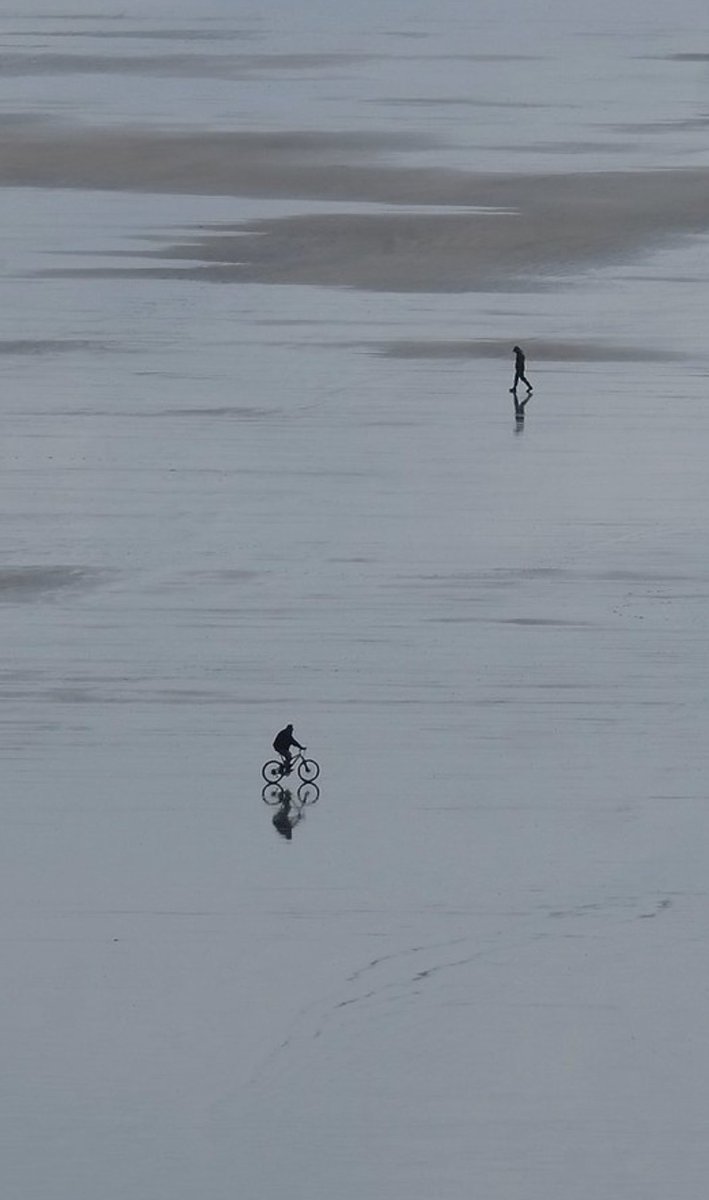 ‘I’m not expecting to grow flowers in the desert, but I can live and breathe and see the sun in wintertime’ #sauntonsands #devon #this_devon #ripstuartadamson #bigcountry #bicycle