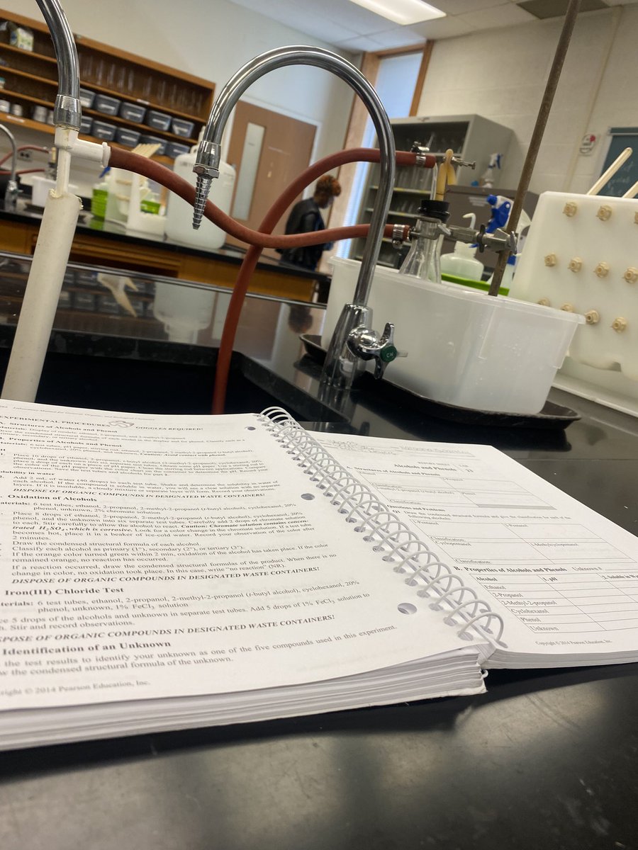 NatashaSwartley's tweet photo. Never too old to be learning… never knew chem to be so amazing and fun!! #chemistry @LehighCarbonCC #veteranstudent #usnretired #adultlearning #healthsciences https://t.co/ReJiSdVMtW