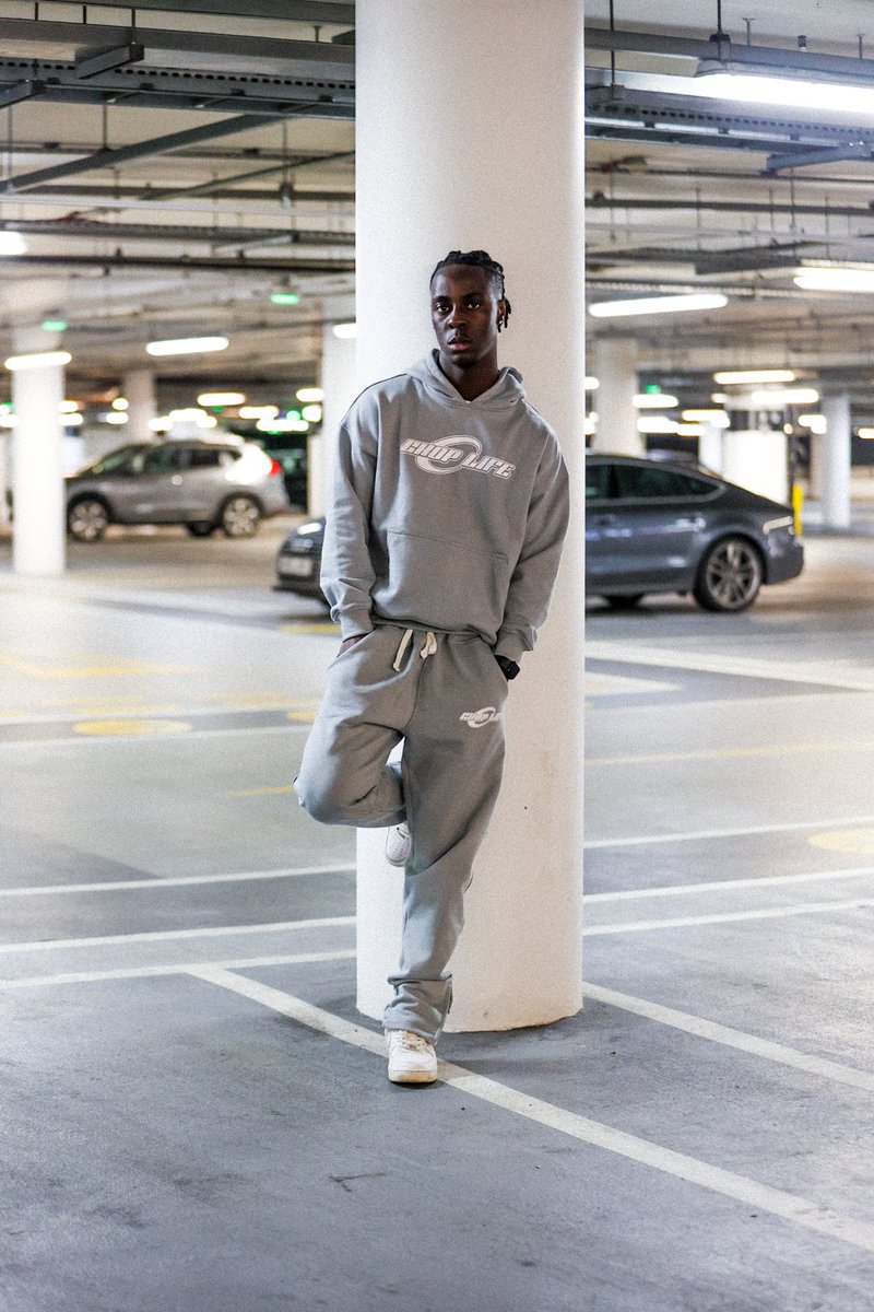 CLClothingUK's tweet photo. Racer Grey🏁

Our Limited Edition Grey Variant Crafted From 450gsm Organic Cotton Fabric With A Relaxed Fit For A Stylish Look.

Dropping 16.04 7PM [UK TIME] https://t.co/o5t6Ru1jqo